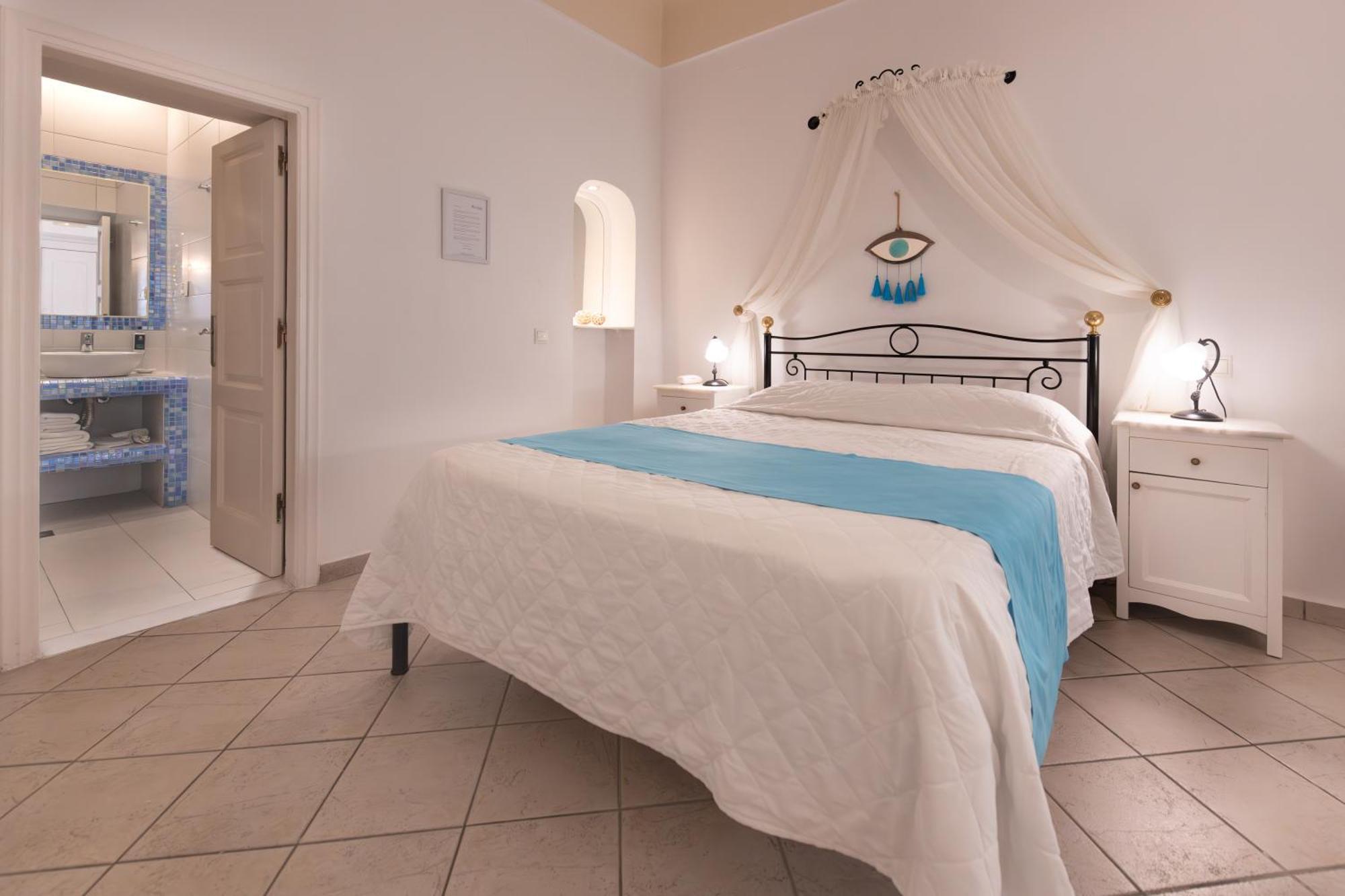 Reverie Santorini Hotel Фиростефани Экстерьер фото